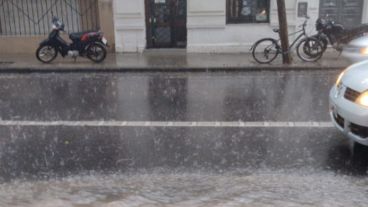 Un fuerte chaparrón pasadas las 17 de este miércoles.