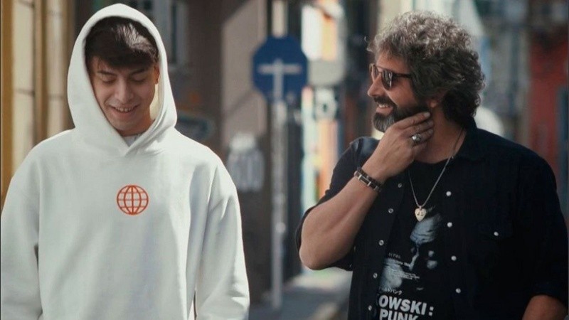 El trapero fusionó una de sus canciones con el clásico de Los Caballeros de la Quema.