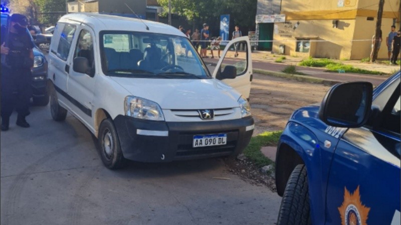 La camioneta desde la que se efectuaron los disparos.