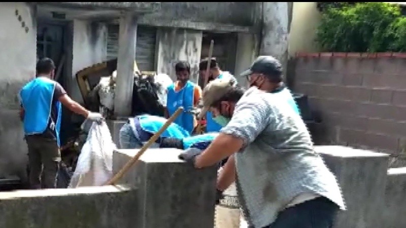 La Municipalidad busca entrar a la casa para terminar la limpieza.