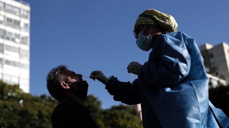 En las últimas 24 horas se realizaron 24.492 testeos.