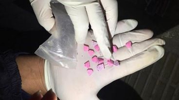 En el operativo secuestraron droga y detuvieron a un policía santafesino.