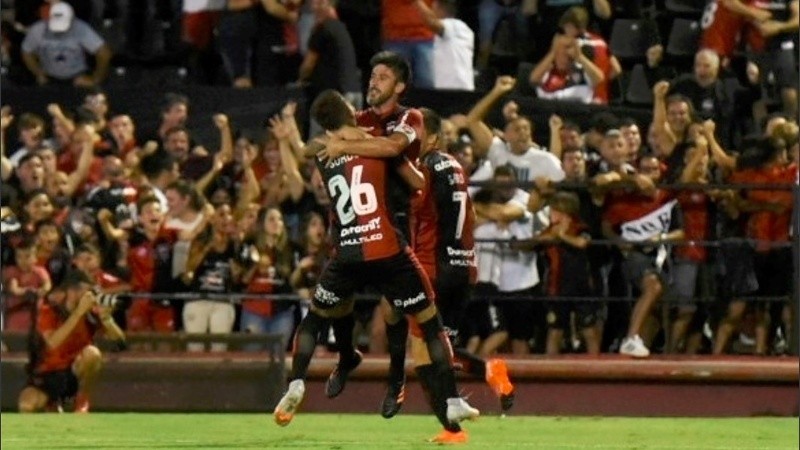 El Rojinegro, de estreno ante su gente en el Parque.