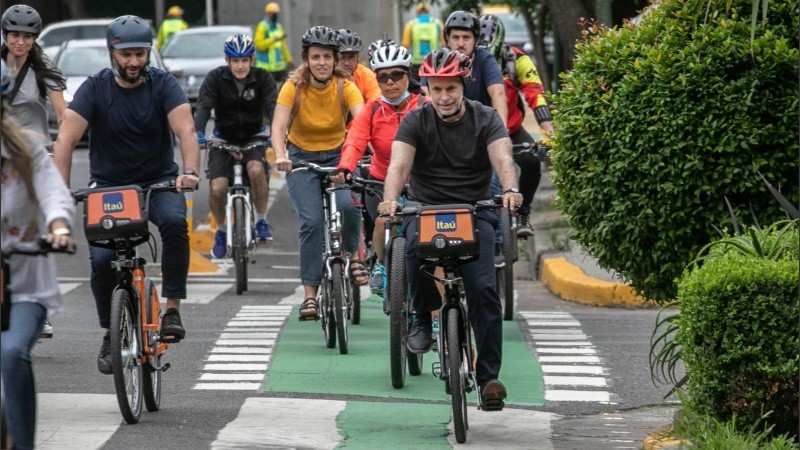 Ante la pelea por los subsidios al transporte en CABA, Larreta agarra la bicicleta