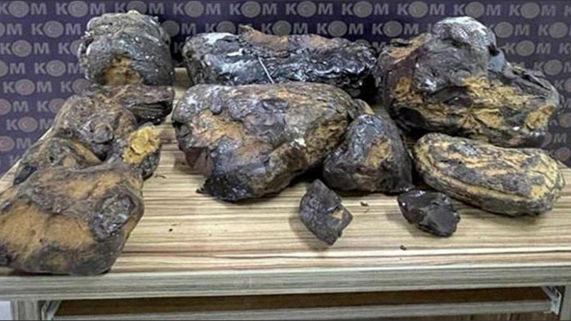 El ámbar gris se utiliza históricamente en alimentos y bebidas.