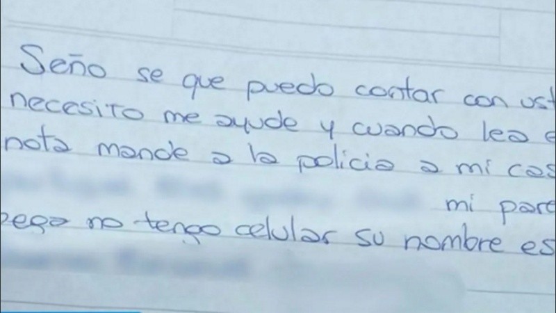 La nota que envió la mujer a la maestra, a través del cuaderno de su hijo.