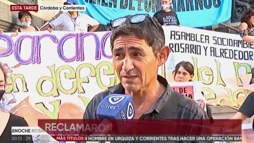 Realizaron un abrazo solidario en el centro rosarino para pedir acciones contra los incendios.