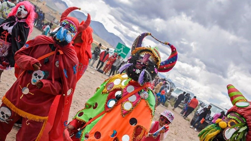 El atractivo de los festejos carnavaleros típicos en el norte argentino.