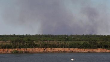 Los incendios en las islas generan graves daños ambientales.