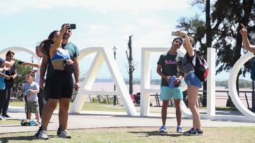 El nuevo cartel en Balcarce y el Río es todo un atractivo.