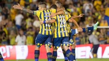 Central no viene bien en el juego, pero sí es afortunado en las finanzas: obtuvo un millonario préstamo del Banco Municipal