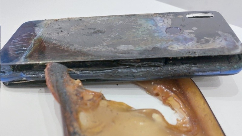 Así quedó el teléfono de la periodista rosarina