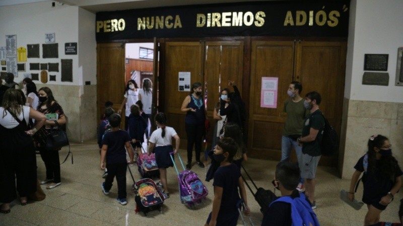 Vuelta a clases este viernes en muchas escuelas de Rosario. (Foto: Alan Monzón/Rosario3)