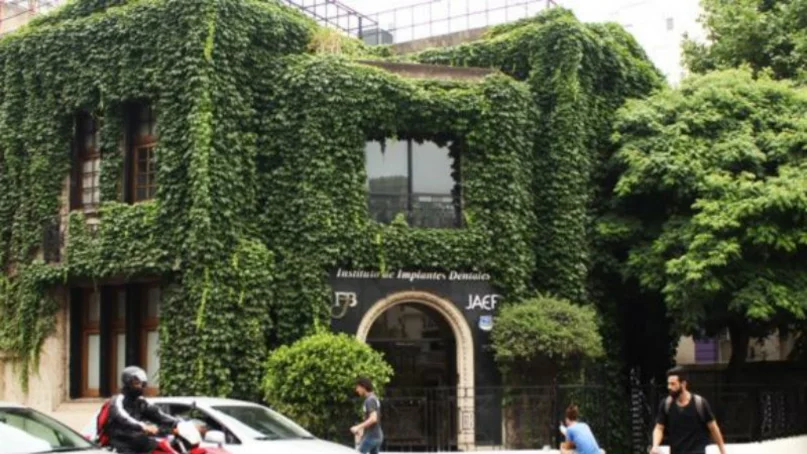 La clínica dental de Oroño y San Juan que está bajo conflicto judicial