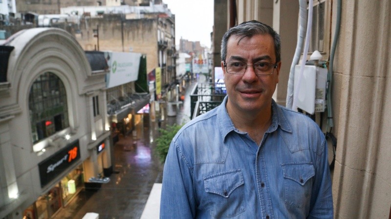 Germán Martínez en su ofician del centro rosarino, donde recibió a Rosario3