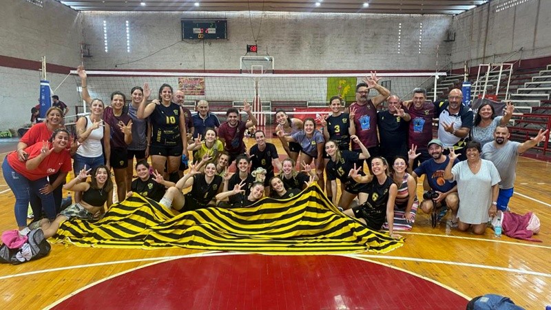 El equipo femenino de Normal 3 ganó sus primeros seis partidos al hilo.