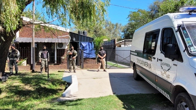 Se hicieron allanamientos en Santa Fe y en Córdoba por la investigación del triple crimen.