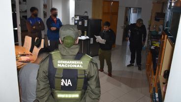 Se hicieron allanamientos en Santa Fe y en Córdoba por la investigación del triple crimen.