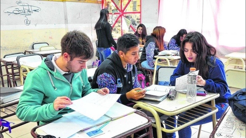 escuela secundaria DEF