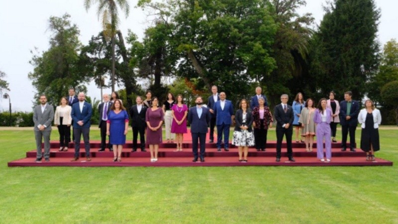 Gabinete histórico en Chile bajo el gobierno de Gabriel Boric: 14 mujeres y 10 varones.