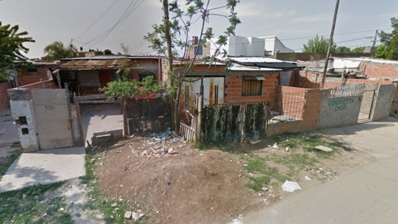 El frente de la vivienda en la que agredieron a la víctima.