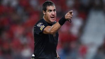 La última vez que Echavarría dirigió a los rosarinos fue en duelos ante River.