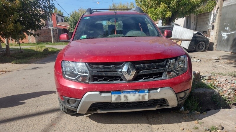 El coche estaba sin ocupantes en zona de Rouillón y Cisnero.