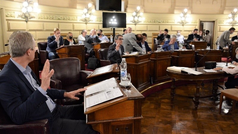 Los senadores encararon un rápido debate.