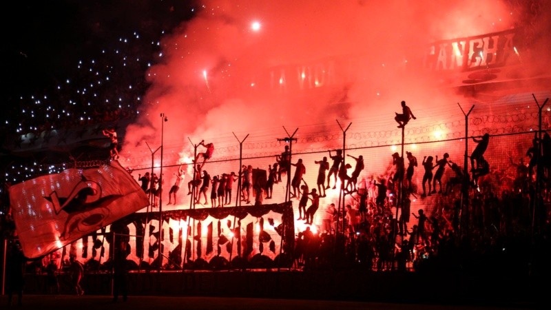 En un Coloso repleto, la Lepra vivió su fiesta previa al clásico rosarino del domingo. 