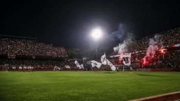En un Coloso repleto, la Lepra vivió su fiesta previa al clásico rosarino del domingo.