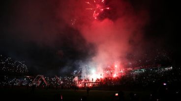En un Coloso repleto, la Lepra vivió su fiesta previa al clásico rosarino del domingo.