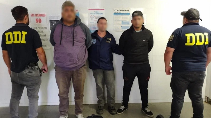 Padre e hijo fueron detenidos en la terminal de Luján, a punto de tomarse un micro.