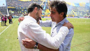 El duelo táctico entre los estrategas fue para Javier Sanguinetti.