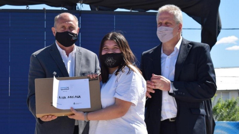 El gobernador y el ministro participarán de la inauguración de dos jardines y la residencia universitaria en Rosario.
