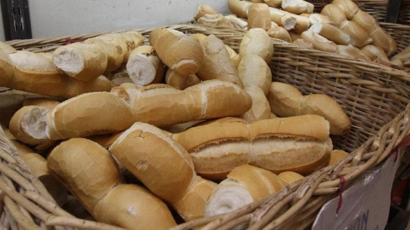 Según detallaron, actualmente el kilo de pan está 250 pesos y a principios de mes lo vendían a 210.