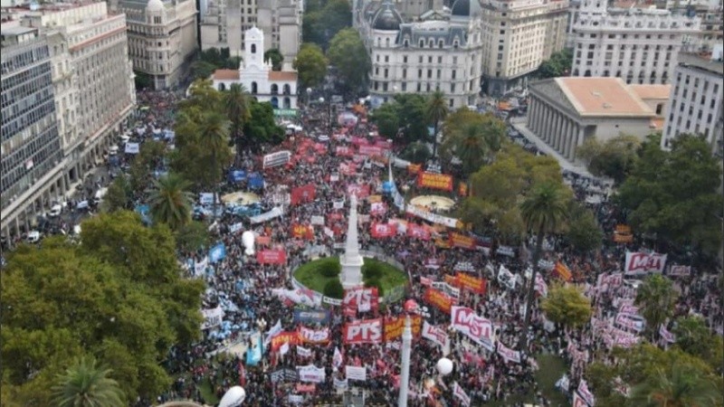 Diferentes organizaciones sociales participaron de la movilización.