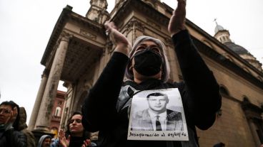 La multitudinaria marcha por el centro de Rosario este jueves por la tarde.