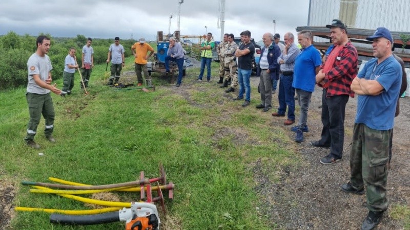 La capacitación tuvo una parte teórica y otra práctica antes de realizar el trabajo.