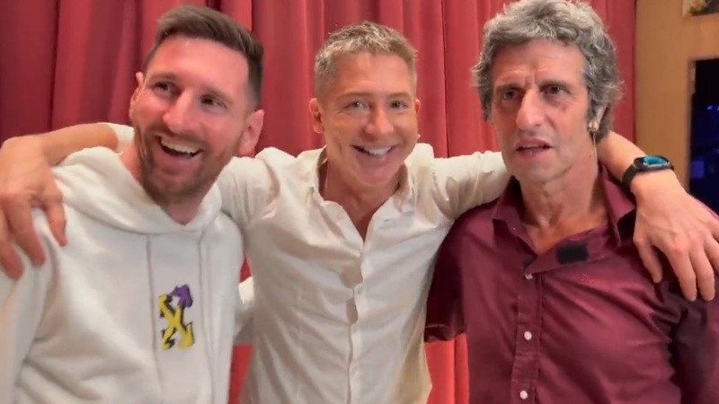 El abrazo entre Lionel Messi, Adrián Suar y Diego Peretti.