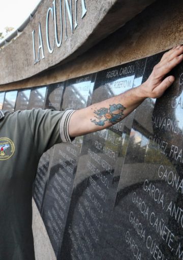 El rescate de los náufragos del General Belgrano y la tumba del soldado olvidado en Rosario