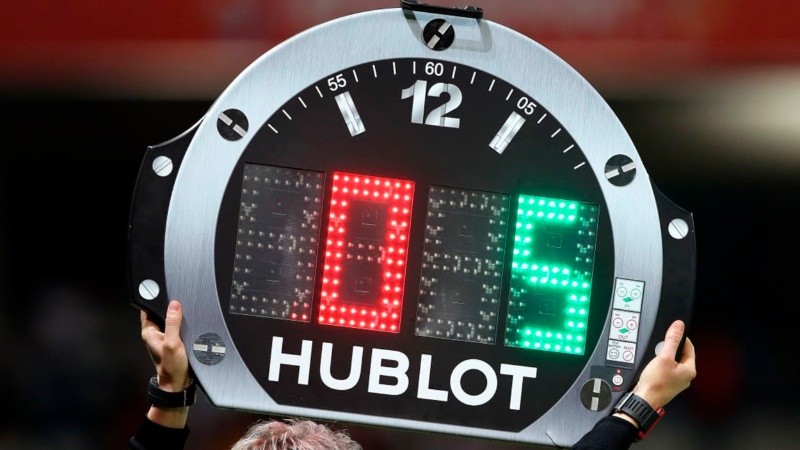 Tampoco instalarán la inexistencia de la infracción por mano del arquero en el área propia.