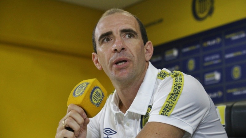 Somoza en su primera conferencia en Central