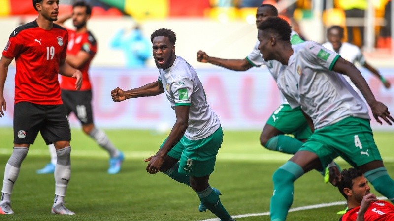 El gol tempranero de Senegal para igualar la serie y forzar los penales.