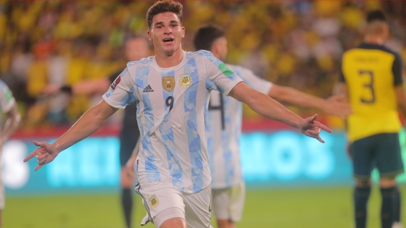 Álvarez convirtió en su primer partido como titular