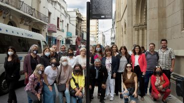 La señalética fue instalada por el ingreso de calle Entre Ríos.