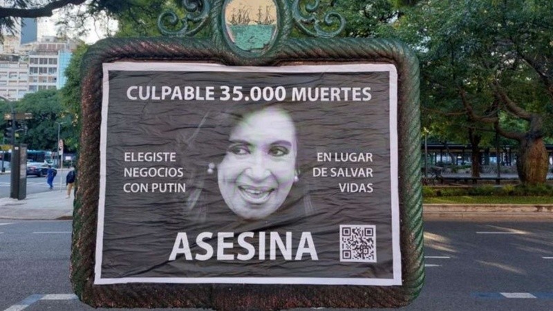 Los afiches que aparecieron por Buenos Aires.