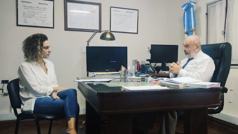 El juez Alonso detalló el estado de la causa a la diputada Peralta.