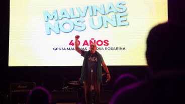 Malvinas nos une, a 40 años del conflicto bélico en la pantalla del escenario principal.