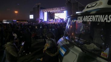 Buena concurrencia de público en la previa al 2 de Abril.