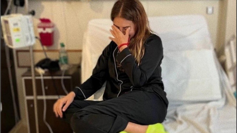 La rosarina Silvina Luna recibió atención médica en un hospital.